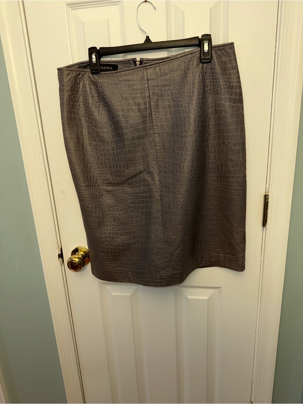 Dana Buchman Gray Faux-Croc Pencil Skirt